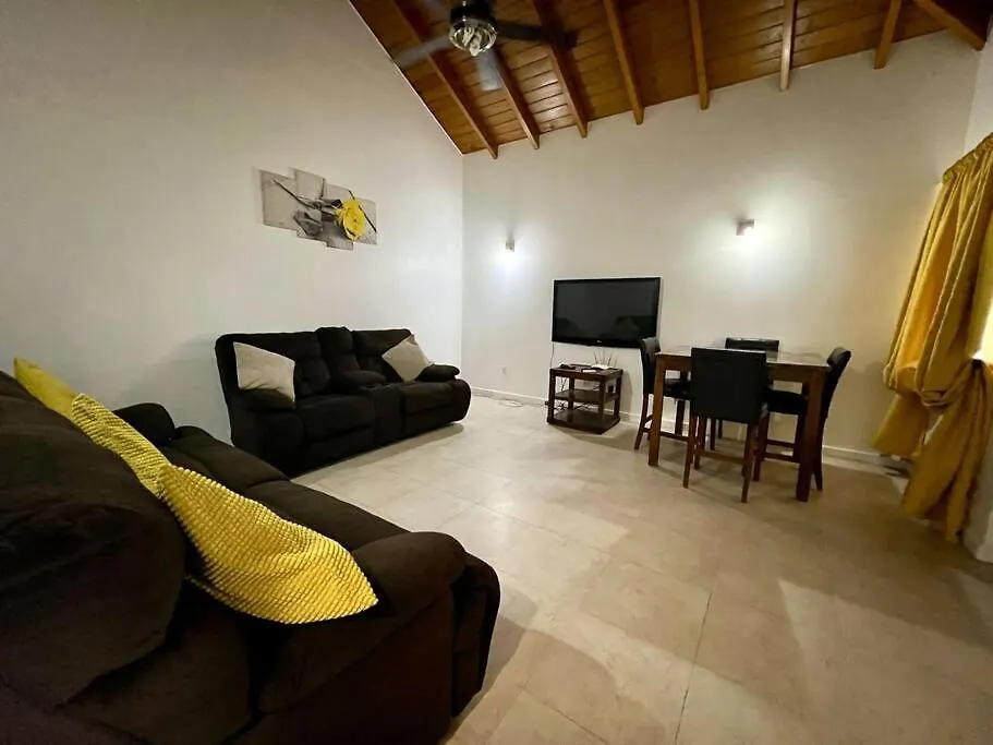 Crosbies Cabins Large Modern Space Cedar Grove 0*,  Antigua og Barbuda